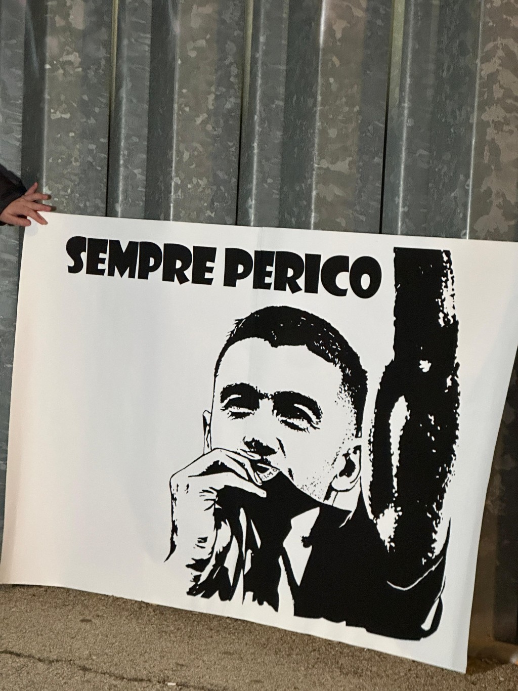 爱斯宾奴球迷嘲讽祖安加西亚为「老鼠」。网上图片