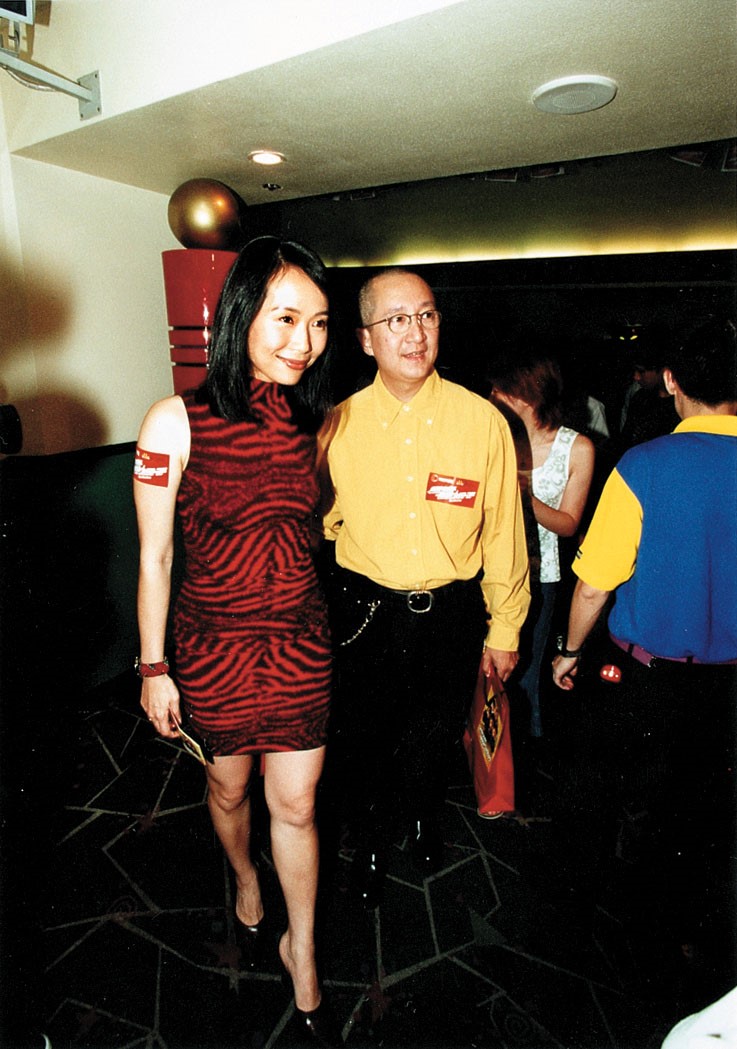 陳國熹是資深電影人，葉童16歲就因合作電影而結識對方，二人於1988年結婚，婚後因為事業拼搏錯過生小朋友的時機。