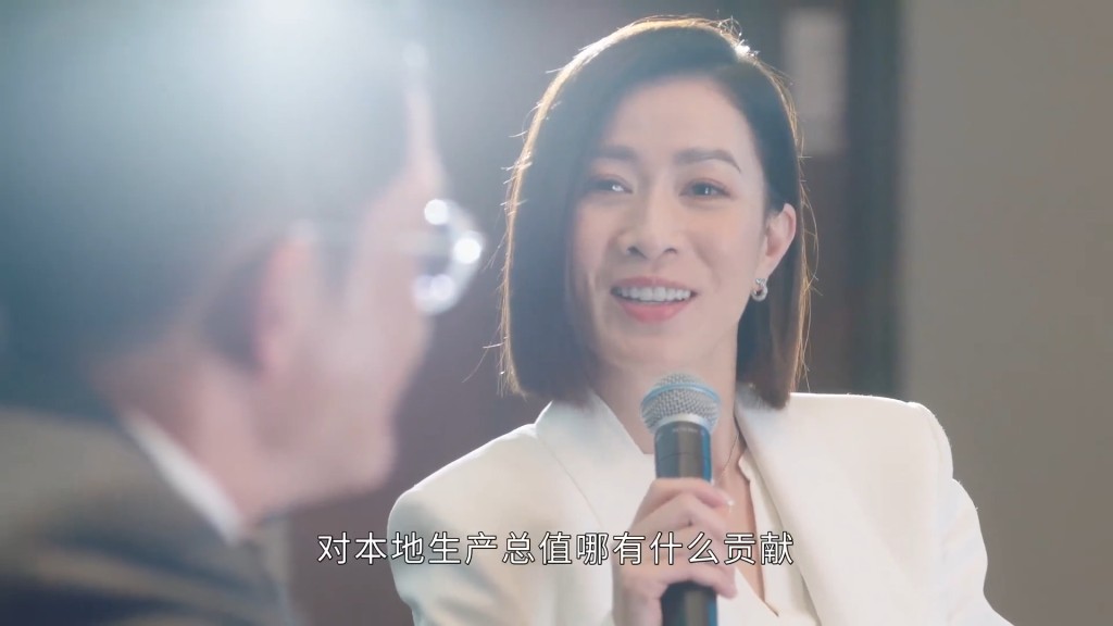視后佘詩曼主演的TVB台慶劇《新聞女王》引網民追看。