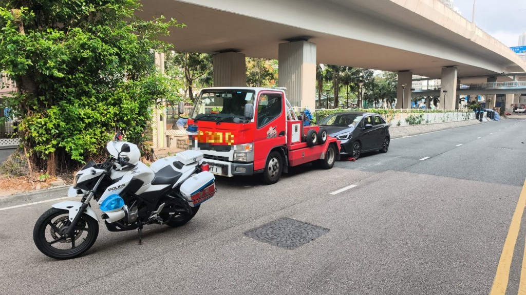 行動期間，警方共發出874張定額罰款通知書，並拖走11輛造成嚴重交通阻塞的車輛。警方圖片