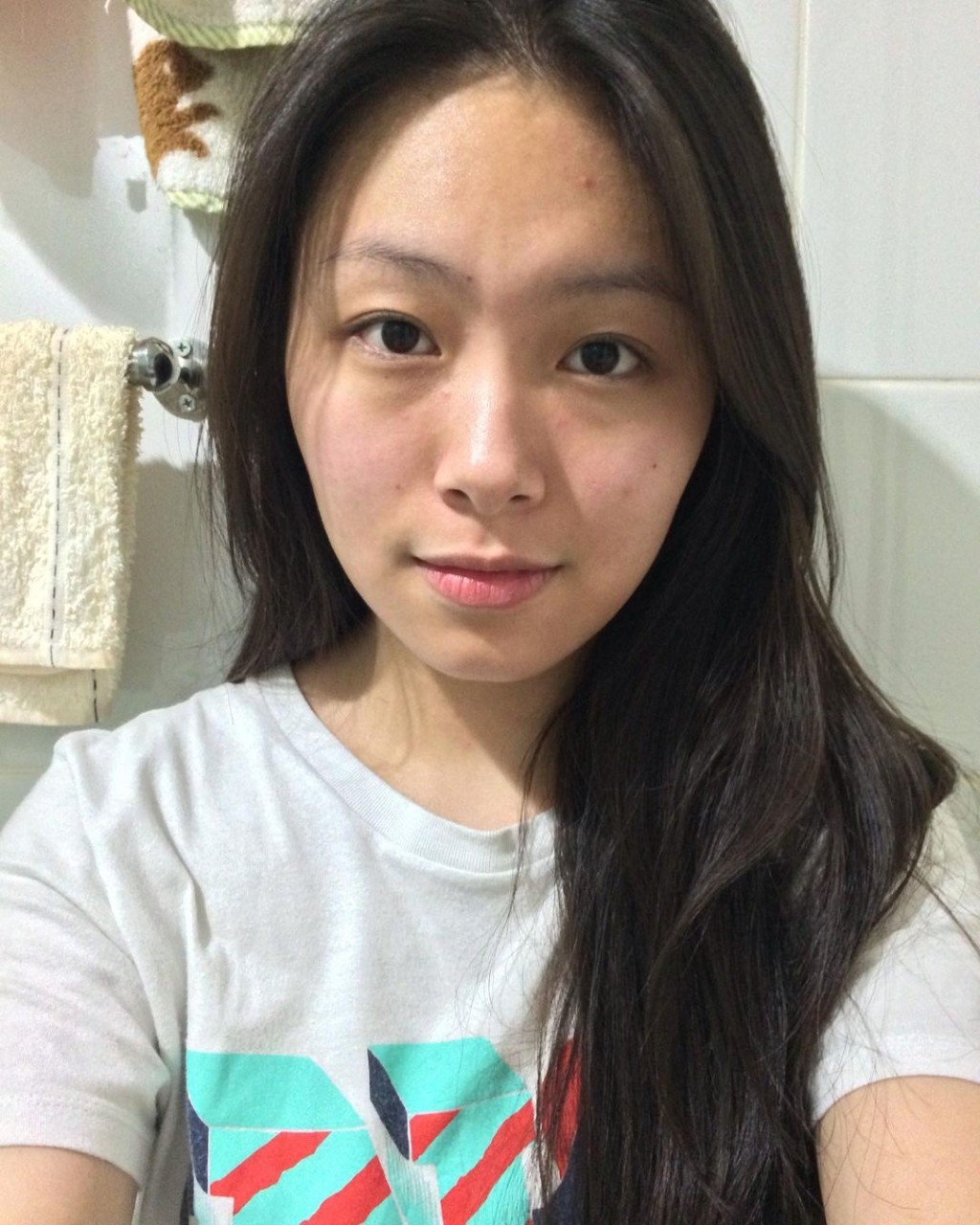 竟然有點似港產AV女優素海霖。