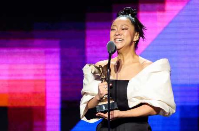 許瑋倫奪最佳突破演出獎，感謝劇組每位成員的愛與支持。