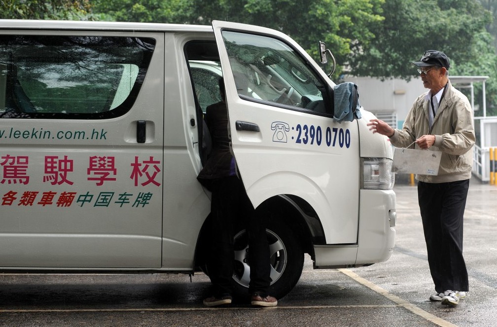 這次按機制簽發新執照旨在確保私人駕駛教師供應充足，以應對駕駛訓練的需求。資料圖片