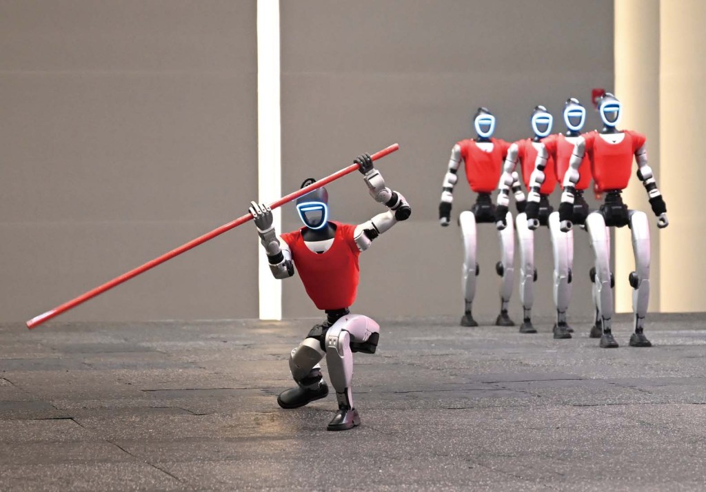 未來機械人將更加智能，真正可以做到「十八般武藝」，提升服務業的水平。