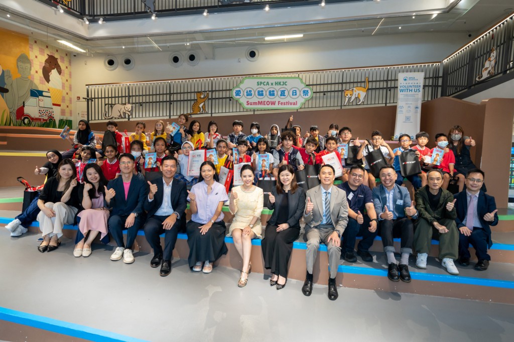 Fortinet及HGC環電更特別準備了網絡安全漫畫及精美小禮物送給學生,鼓勵他們在回家後繼續閱讀,進一步增強他們的網絡安全意識,並在日常生活中應用所學。讓學習變得更有趣味。 Fortinet及HGC環電更特別準備了網絡安全漫畫及精美小禮物送給學生,鼓勵他們在回家後繼續閱讀,進一步增強他們的網絡安全意識,並在日常生活中應用所學。讓學習變得更有趣味。