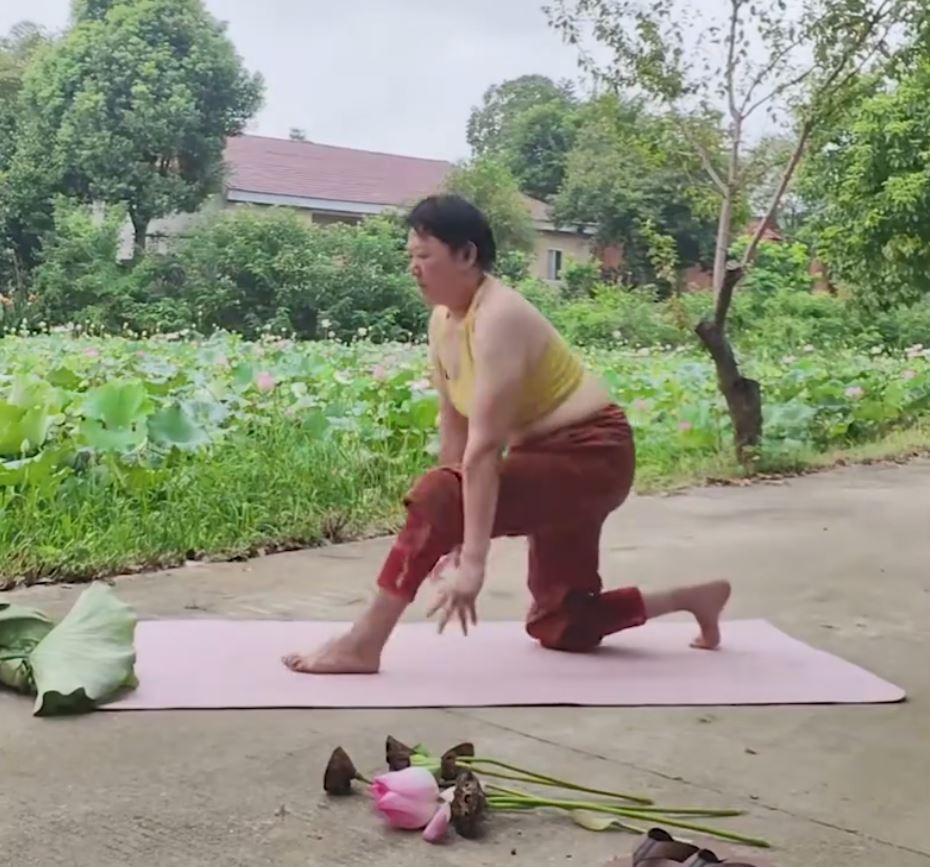 葉女士苦練瑜伽約1年，膝痛大有改善。大米Video