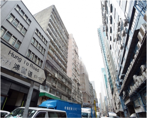 本港有顯著人數居於廠廈。