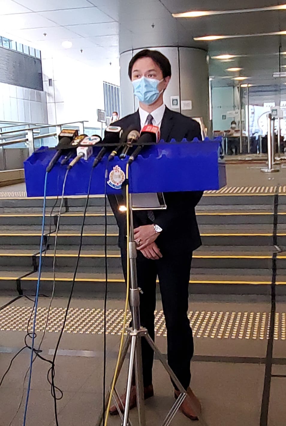 吳龍指被捕男子為情侶關係。