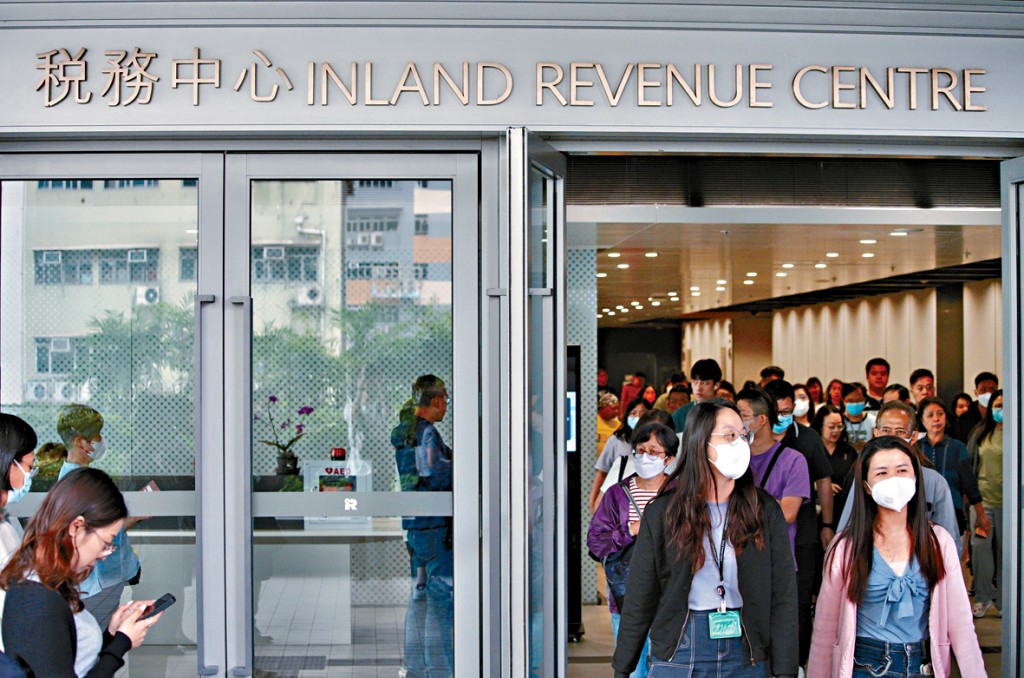 納稅人須在3月31日前參與「扣稅三寶」。