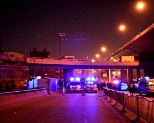 鄭州一條高架橋在施工期間倒塌。 中新社