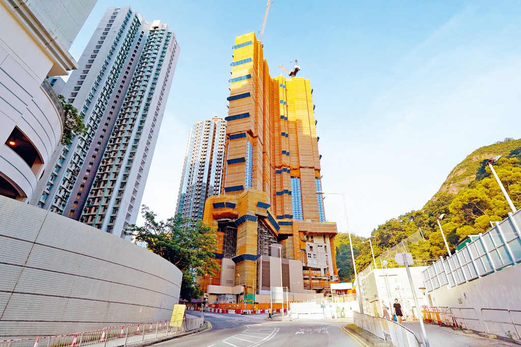 柏景峰以震撼低价推出首批单位，折实平均呎价约14588元。