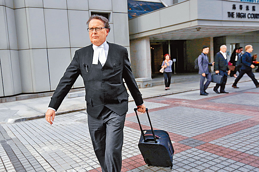 人大常委會釋法，源於律政司反對被控勾結外國勢力的黎智英聘請英國御用大律師Tim Owen（圖）代表出戰。