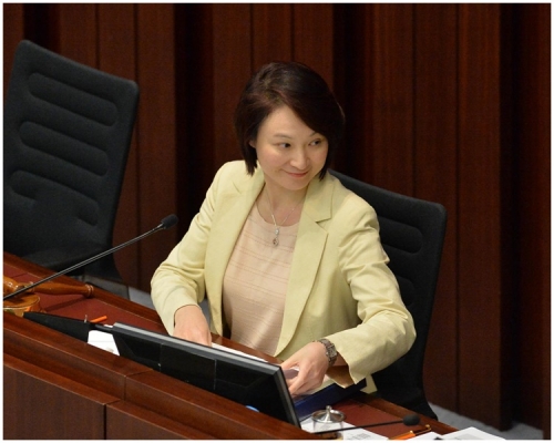 李慧琼的不信任動議由張宇人主持。