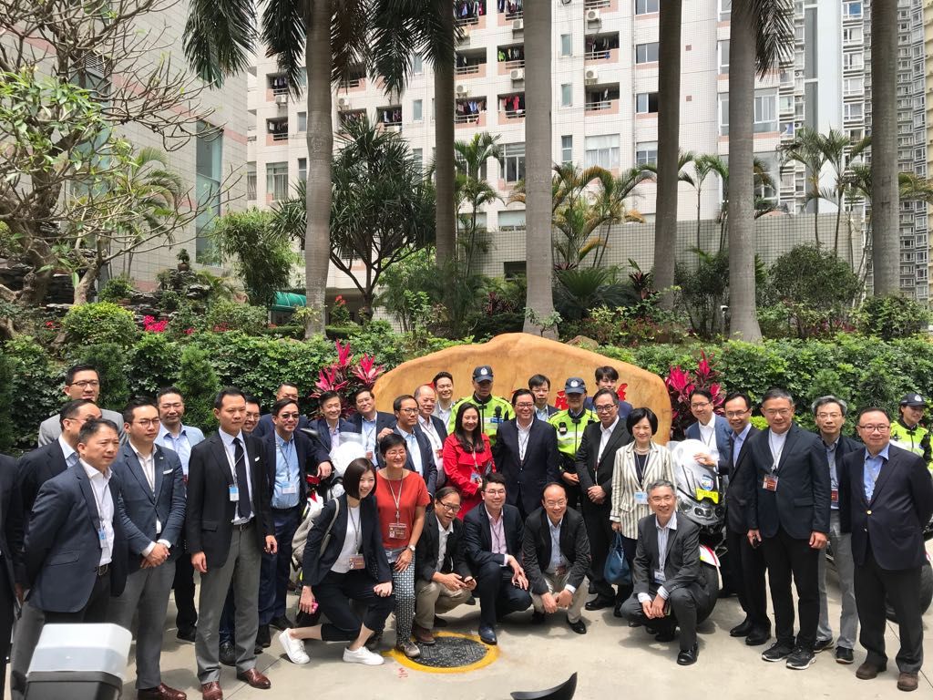 考察團第二站到深圳市交通監控中心參觀。