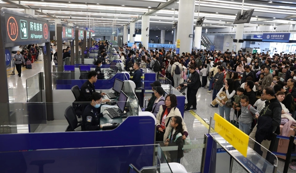 港珠澳大桥出入境客流量累计突破1亿人次。 新华社