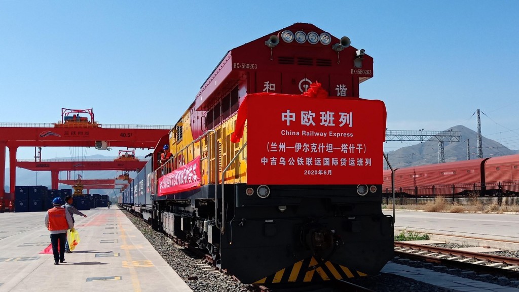 中欧班列开行量今日突破5万列。资料图片