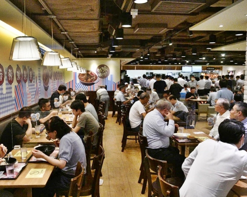 許樹昌呼籲食肆及酒吧業界遵守限聚等防疫措施。資料圖片