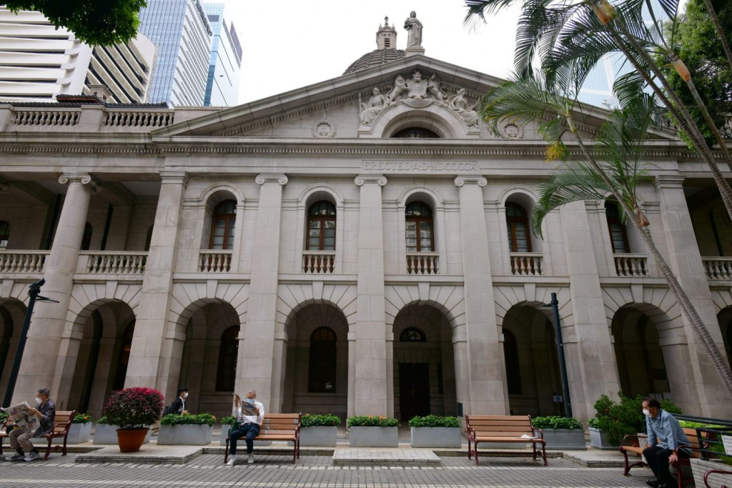 少年涉電筒照警法集結罪成上訴得值,律政司終院上訴,官押後裁決男生准保釋。 資料圖片