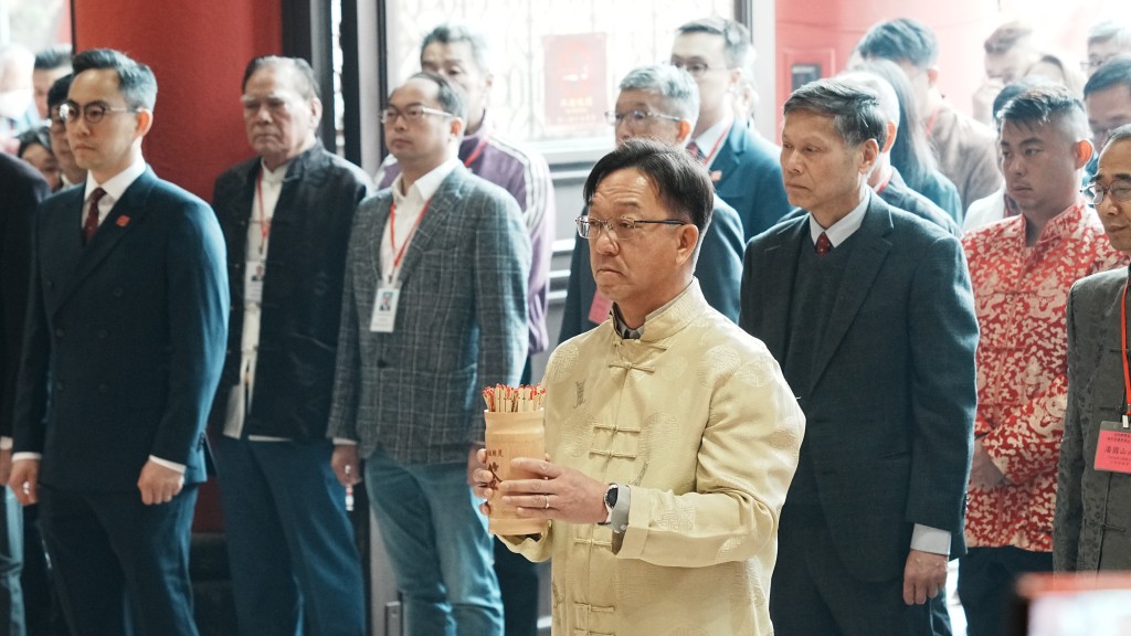 鄉議局主席劉業強為香港求得第22籤中籤 連續第九年求得中籤