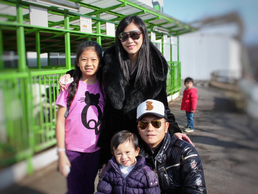 劉小慧與蘇志威與小女兒。