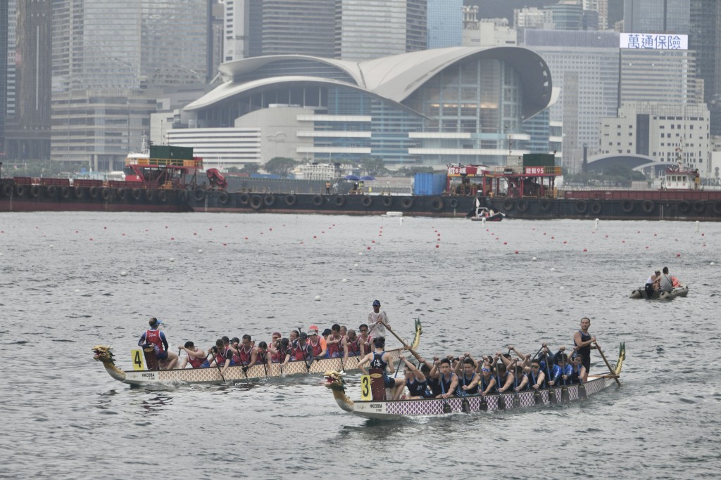 陳百里指政府大力推動盛事經濟和落實香港「無處不旅遊」理念，會為零售和飲食業界帶來支持。資料圖片