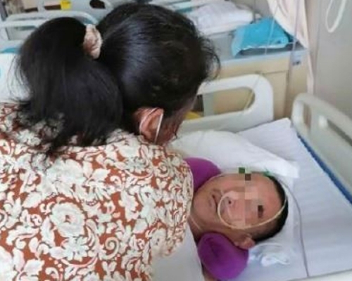 救人貨車司機宋玉武被砸重傷後,記不起家人,脾氣也變得很暴躁。(網圖)