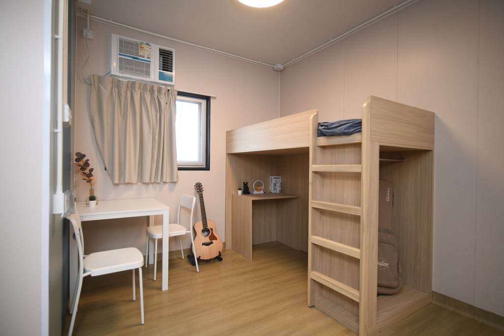 截至昨日(3日)上午,共有1,152名居民入住由民政及青年事務局協調的青年宿舍/營舍或酒店房間。 截至昨日(3日)上午,共有1,152名居民入住由民政及青年事務局協調的青年宿舍/營舍或酒店房間。