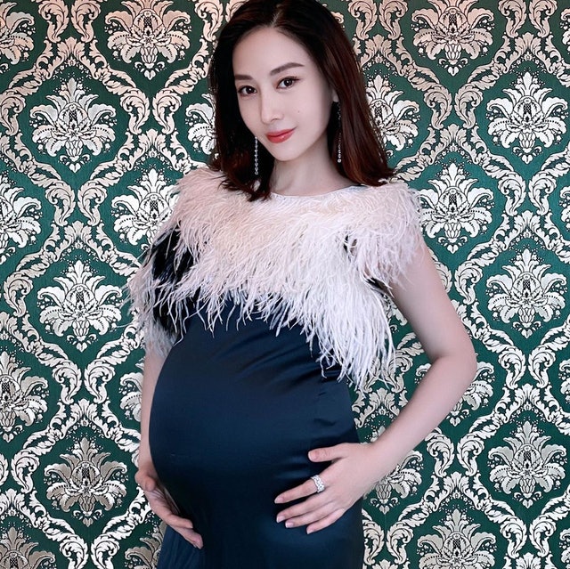 贾晓晨于2017年诞下大女「小饭兜」。