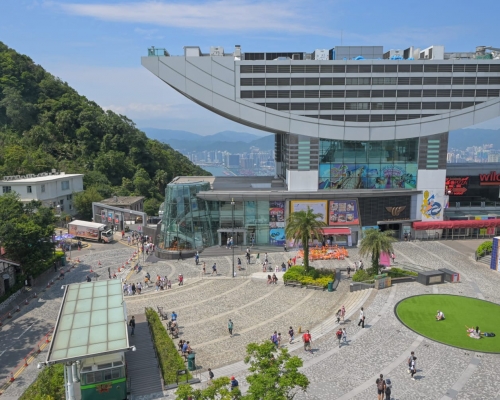 高空反氣旋正為華南沿岸帶來普遍晴朗的天氣。
