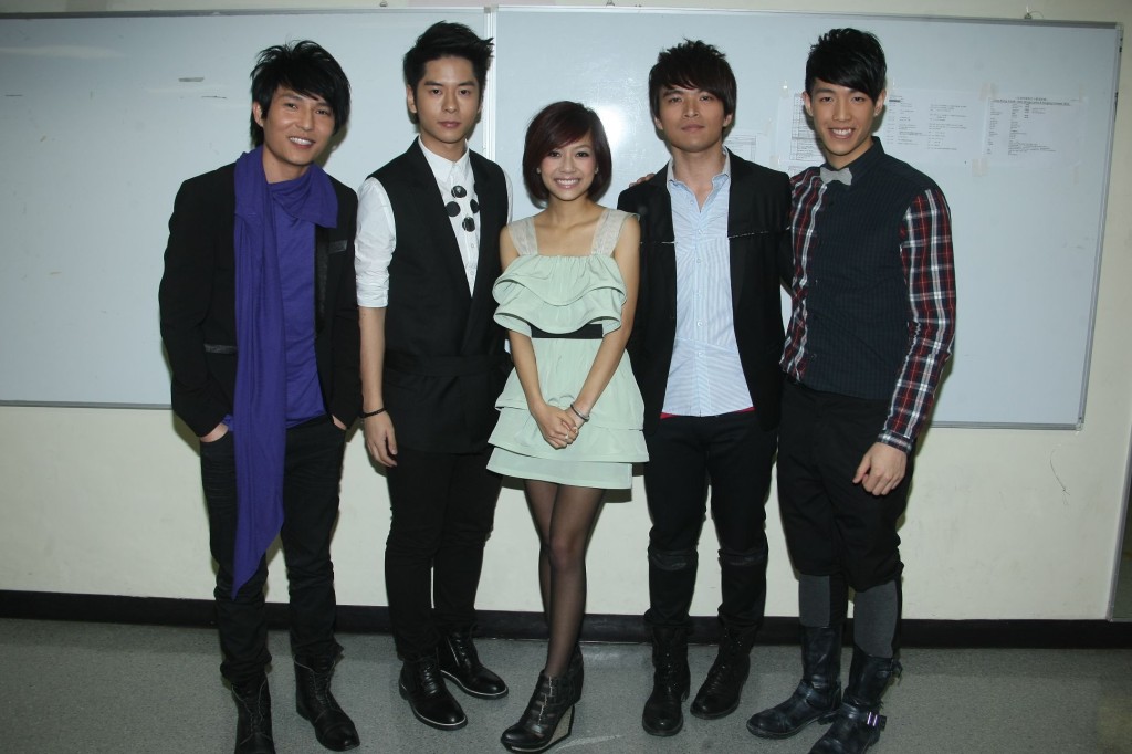 劉威煌（左）曾受TVB力捧，與林師傑、許廷鏗、陳鴻碩組成「Super 4」。