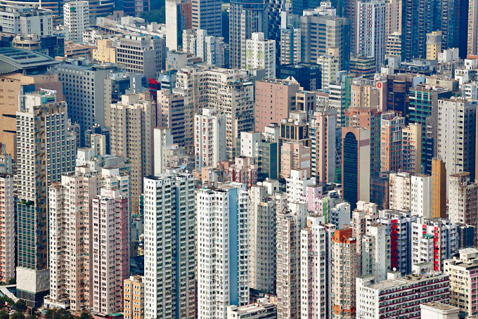 有评论指，若香港开徵资增值税，楼市将现恐慌性抛售。资料图片