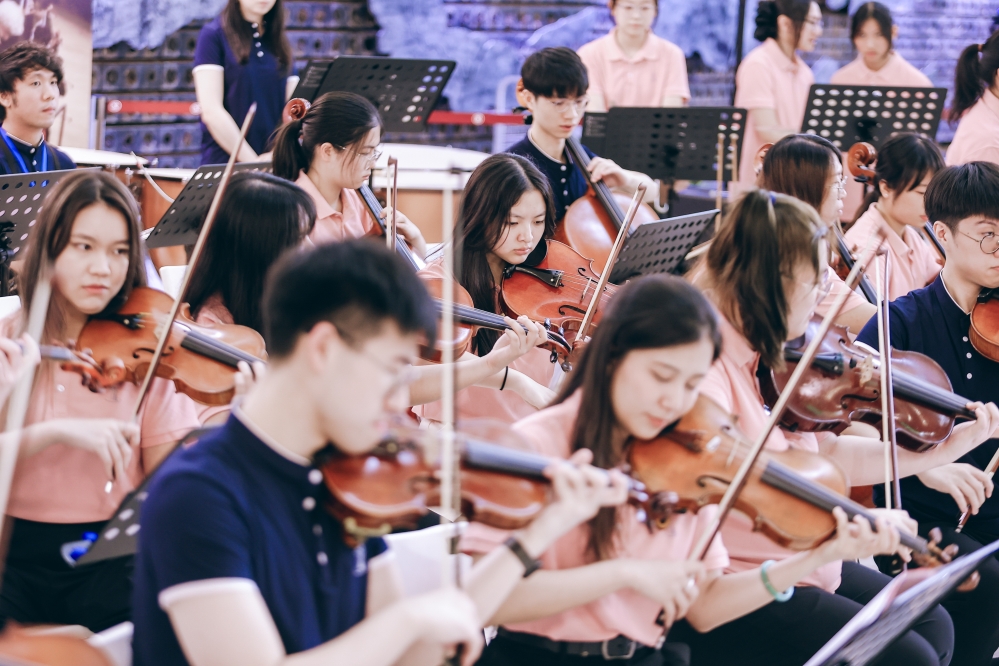 2024庆回归—青年共融·音乐同行暨大湾区高铁快闪交响音乐会系列活动举行启动礼。