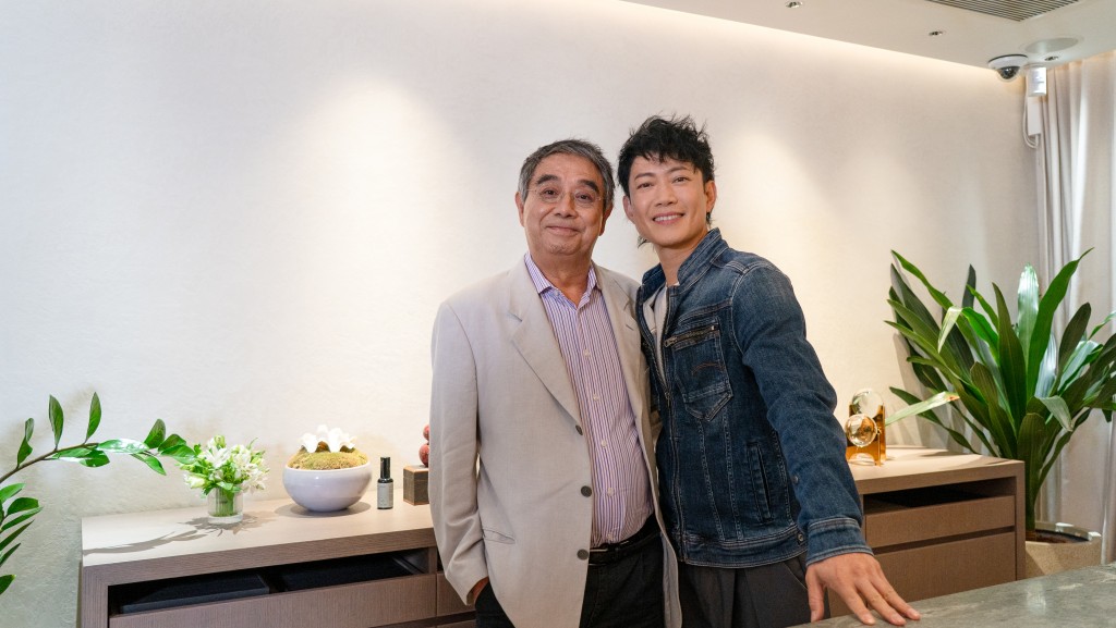视后唐诗咏在节目中自责疏忽家人并爆喊忆母，真情流露的画面不仅震撼观众，也牵动了敖嘉年与众人的深深共鸣。