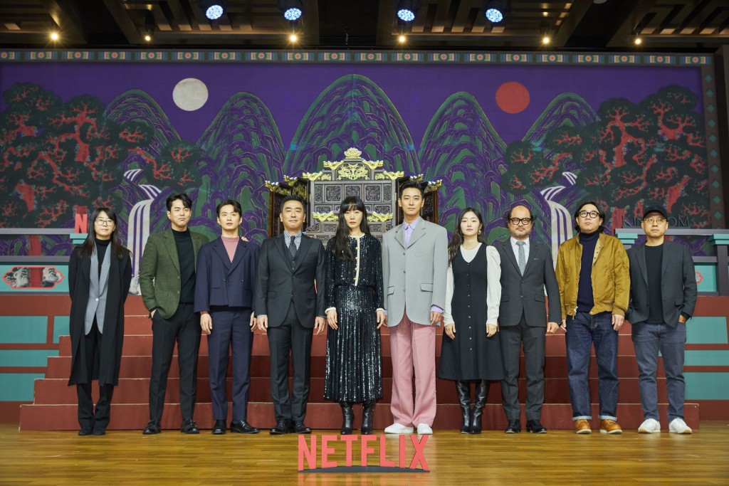 一眾演員。