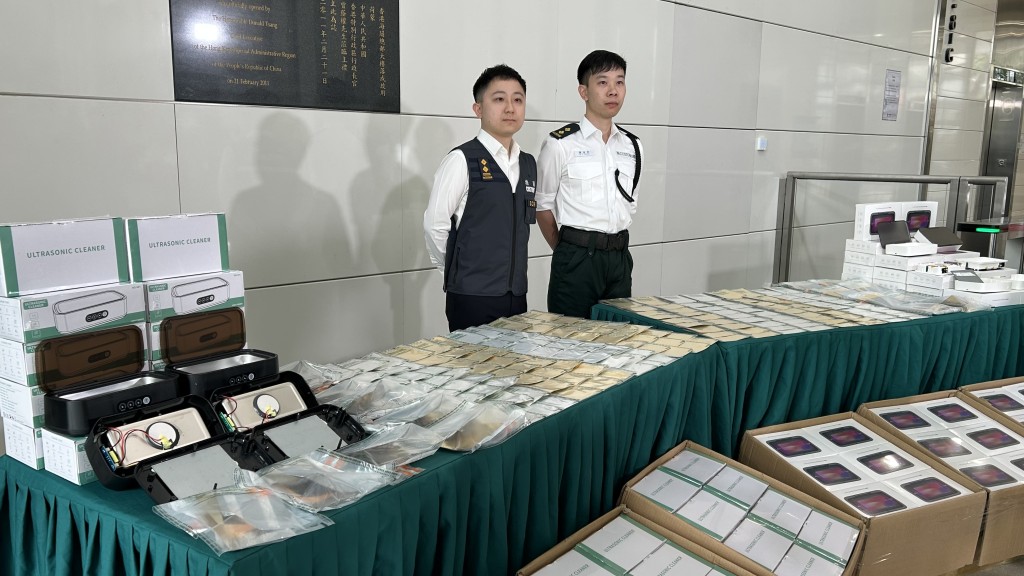 海關指如成功將該批貴金屬成功走私至日本，可逃避2300萬港元的稅項。