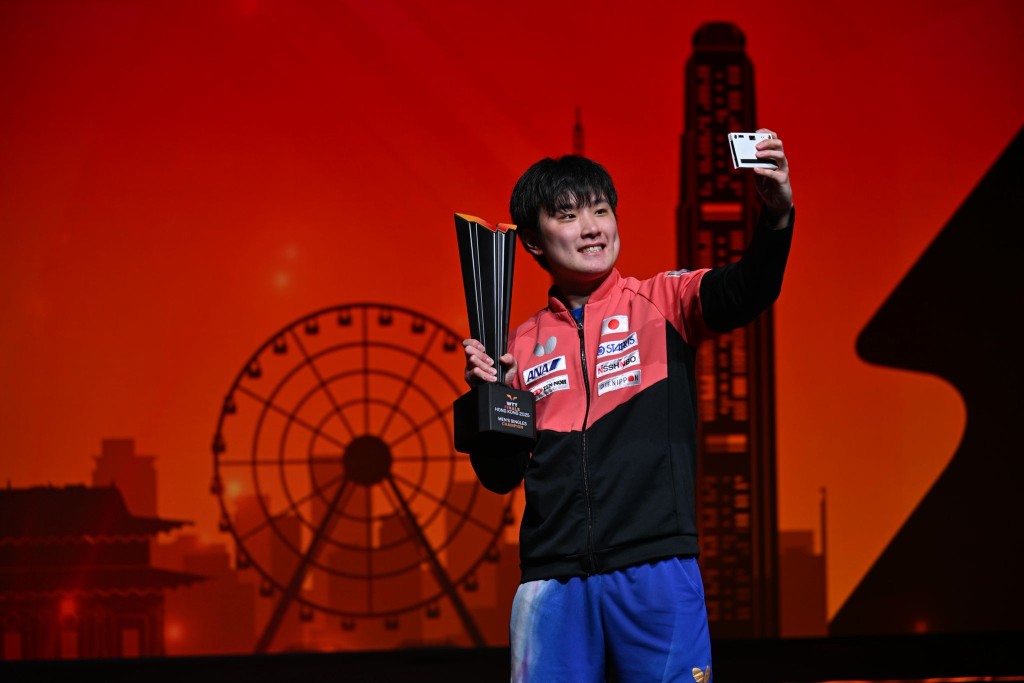 張本智和在香港今屆WTT總決賽終登頂。蘇正謙攝 張本智和在香港今屆WTT總決賽終登頂。蘇正謙攝