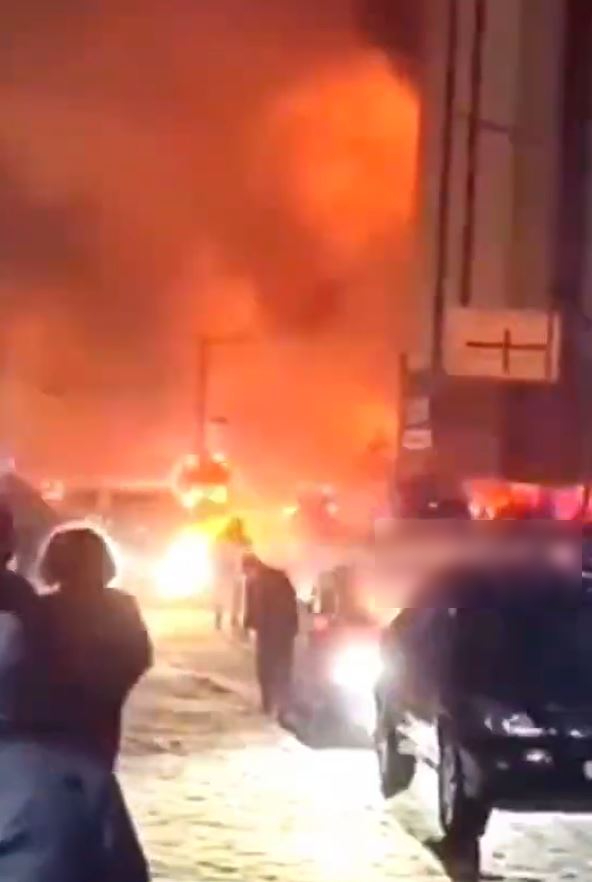 呼和浩特有餐馆凌晨起火，导致4死4伤。影片截图
