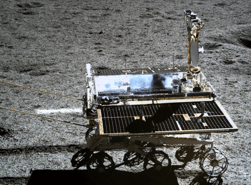 地形地貌相機對月球車側面成像。