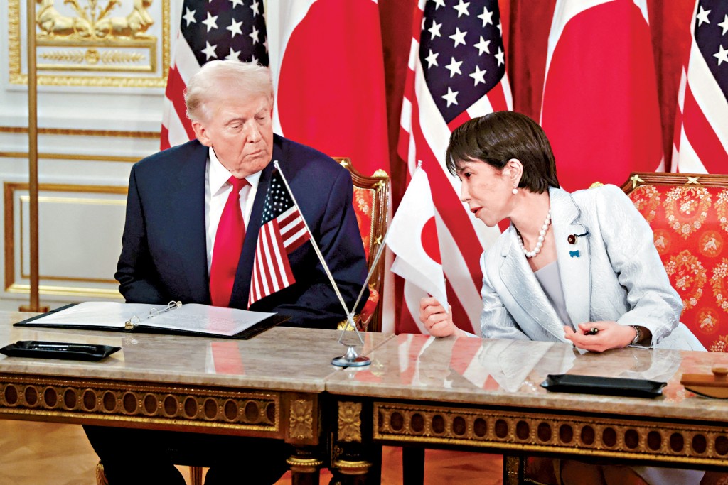 美國總統特朗普（左）日前與日相高市早苗（右）通話。