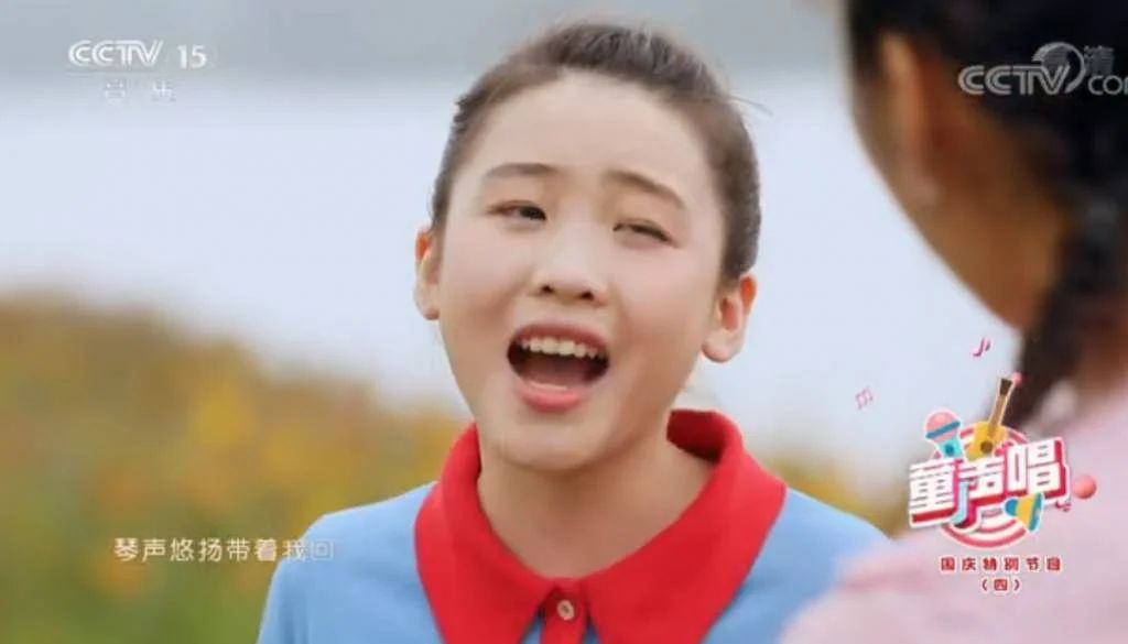 赵紫诺11岁时曾获央视邀请为国庆特别节目《童声唱》，献唱《云朵上的梦》。