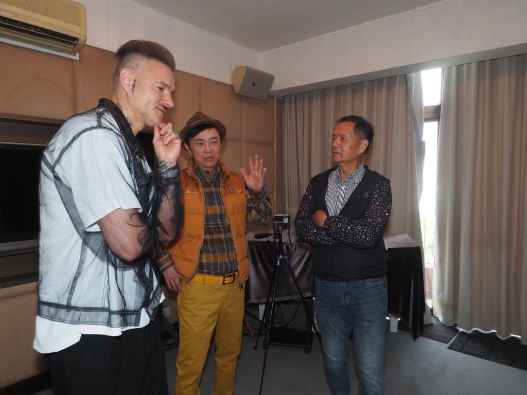 占士丁丁感激前輩區瑞強邀請兼肯定。