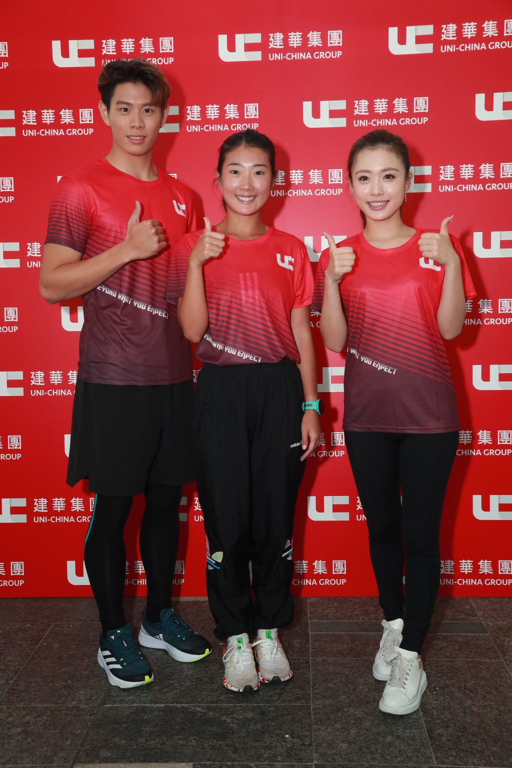 （左起）「港隊飛人」姚敬琛、香港長跑運動員羅映潮及「滑冰女神」馬曉晴