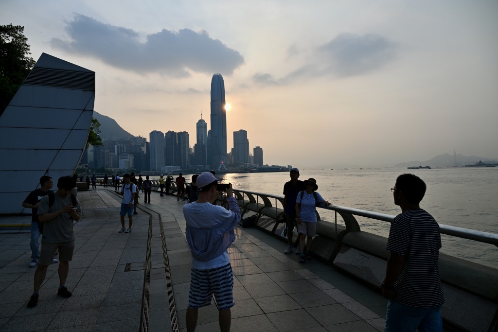 强烈热带风暴摩羯来港前夕。锺健华摄