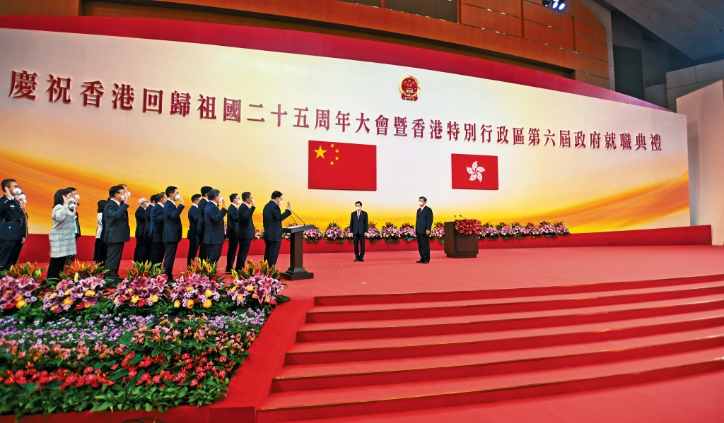 李家超表示，各司局長都符合其要求，會繼續現屆政府任內工作。