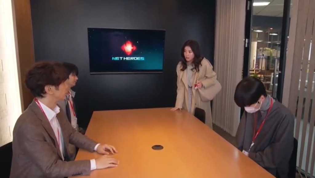 有设计师不满广告设计被否决，于是殴打客户。《我要准时下班》示意截图