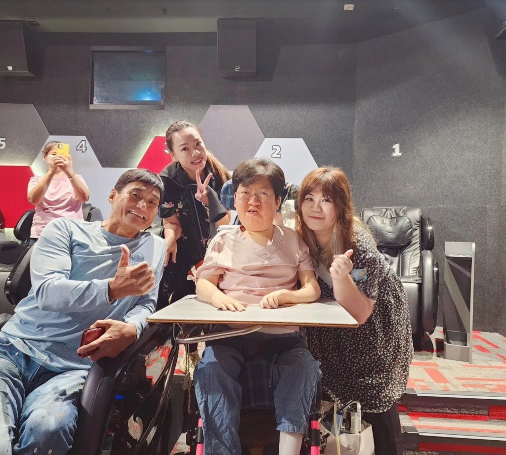 王俊棠曾安排锺凯琪的日文残疾学生睇戏。