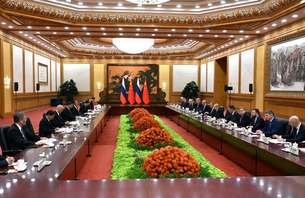 俄罗斯总统普京和中国国家主席习近平于18日在中国北京出席「一带一路」论坛期间举行会谈。路透社