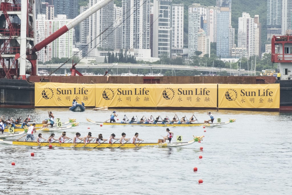 香港國際龍舟邀請賽至今已有50年歷史,是極具香港特色的傳統民俗文化活動。 香港國際龍舟邀請賽至今已有50年歷史,是極具香港特色的傳統民俗文化活動。