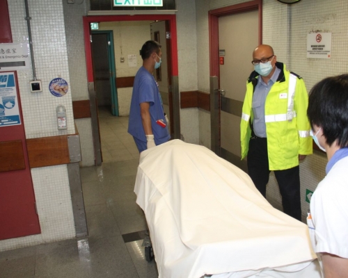 男子送往瑪麗醫院後證實死亡。