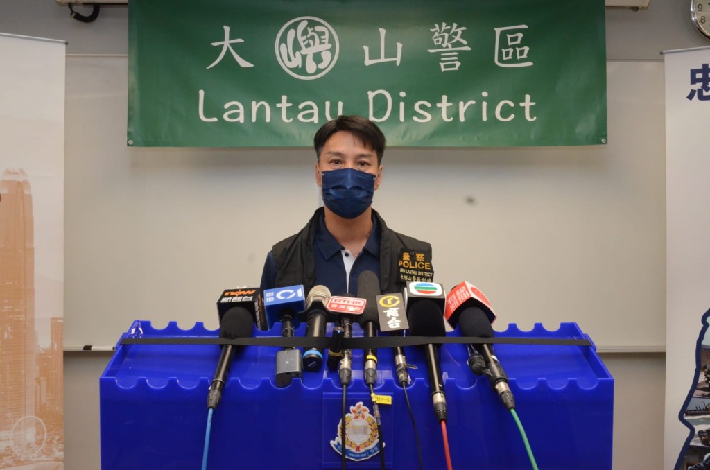 警方交代案情。